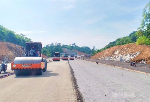 Lu rung HAMM HC119 đầm nền đường