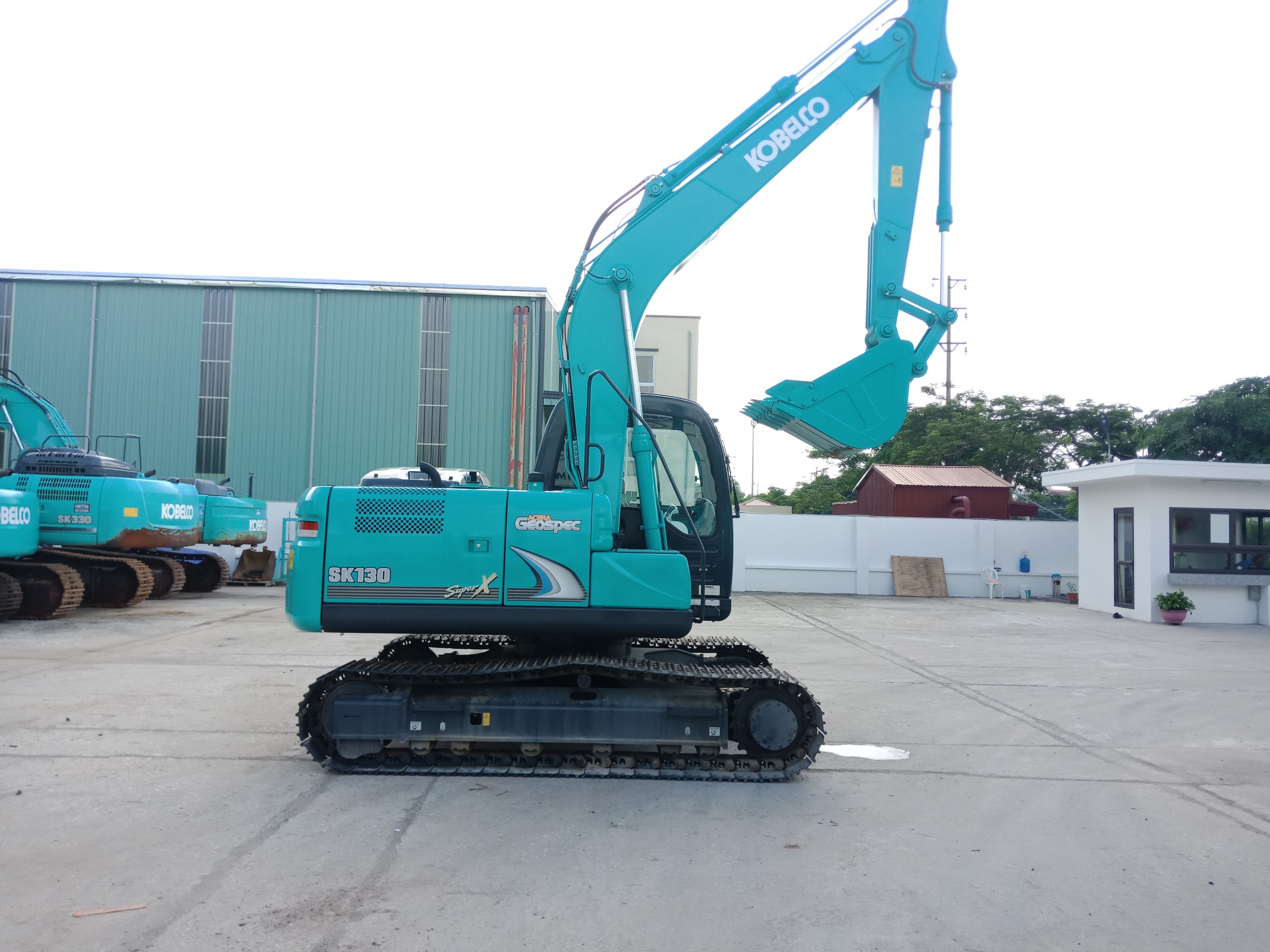Máy xúc Kobelco SK130-10 13 tấn Máy xúc Kobelco SK130-10 13 tấn