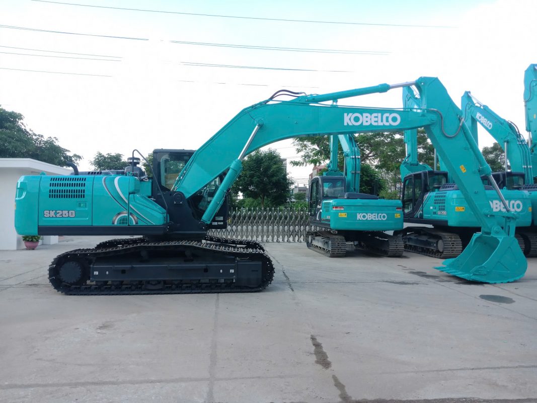 Máy xúc Kobelco SK250-10 mới 100%