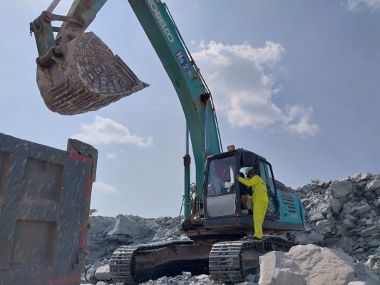 Kobelco SK380XDLC-10 khai thác mỏ