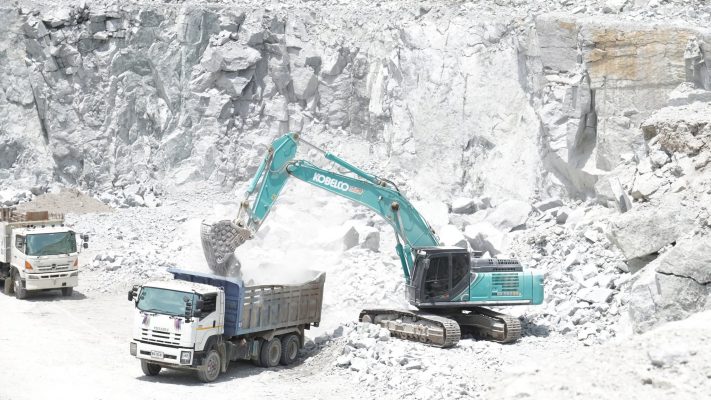 So sánh Kobelco SK330-10 và SK380XDLC-10