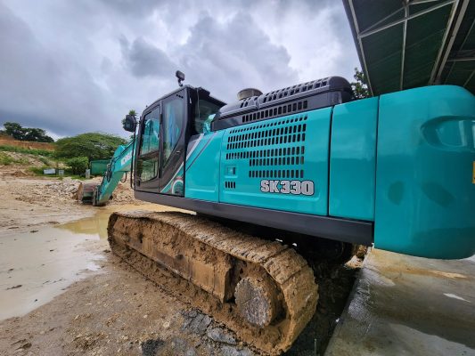 máy xúc Kobelco SK330 gầu 1,6 m3 xúc xe ben
