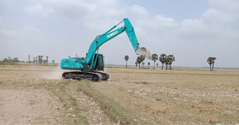 SK200-10 xúc xe ben 15 tấn bao nhiêu gầu
